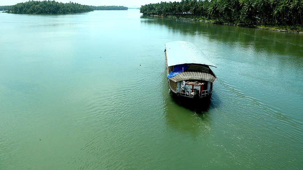 Honeymoon Backwater & Beach